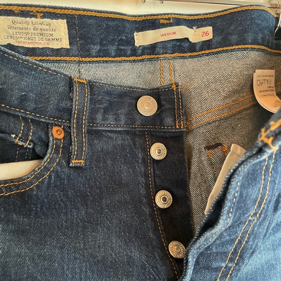 Levi’s wedgie fit jeans, dark wash, size 26. - Picture 2 of 3